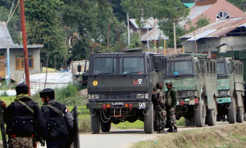 നാടുവിടാനൊരുങ്ങി പണ്ഡിറ്റ് ജീവനക്കാർ