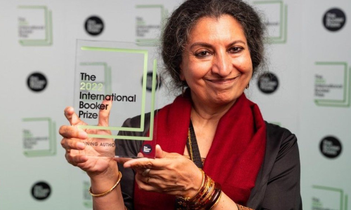 ബു​​​ക്ക​​​ർ പു​​​ര​​​സ്കാ​​​രം നേ​​​ടി​​​യ ഗീ​​​താ​​​ഞ്ജ​​​ലി ശ്രീ​​​യു​ടെ മ​​​ണ​​​ൽ​​​സ​​​മാ​​​ധി (Tomb of sand) എ​​​ന്ന നോ​​​വ​​​ലിലൂടെ ഒ​രു സ​ഞ്ചാ​രം.