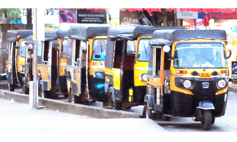 കണ്ണൂരിൽ രാത്രി ഓട്ടോയിൽ കയറാം, സുരക്ഷിതമായി... കണ്ണൂരിൽ രാത്രി ഓട്ടോയിൽ കയറാം, സുരക്ഷിതമായി...