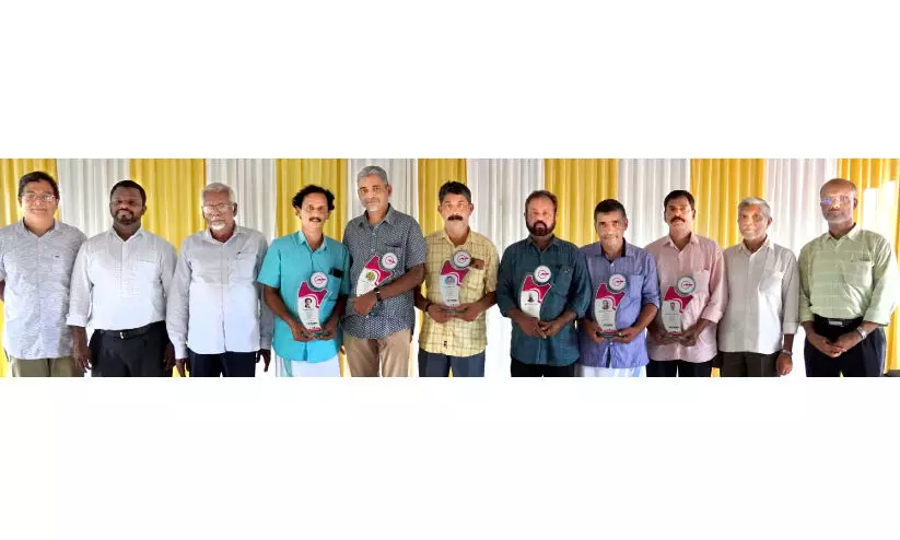 മാധ്യമത്തിൽനിന്ന് വിരമിച്ചവർക്ക് യാത്രയയപ്പ് മാധ്യമത്തിൽനിന്ന് വിരമിച്ചവർക്ക് യാത്രയയപ്പ്