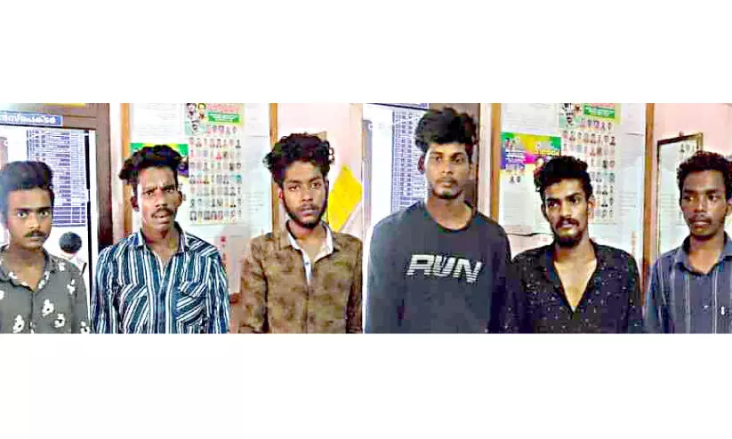 വീടുകയറി ആക്രമണം: ആറംഗ സംഘം അറസ്റ്റില് വീടുകയറി ആക്രമണം: ആറംഗ സംഘം അറസ്റ്റില്