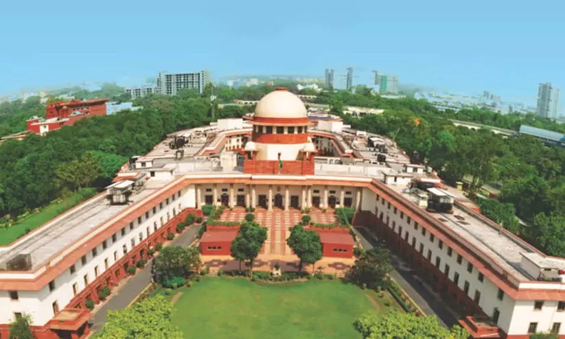 ആഡംബര ഹരജി ; സമയം പാഴാക്കിയതിന് രണ്ടു ലക്ഷം രൂപയുടെ പിഴയിട്ട് സുപ്രീം കോടതി ആഡംബര ഹരജി ; സമയം പാഴാക്കിയതിന് രണ്ടു ലക്ഷം രൂപയുടെ പിഴയിട്ട് സുപ്രീം കോടതി