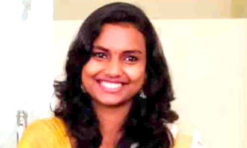 ഇല്ലായ്മകളോട്​ പെരുതി അയന ഡോക്ടറായി