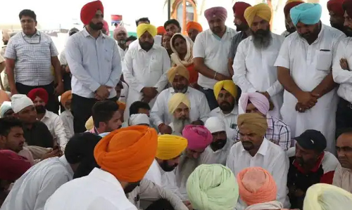 പഞ്ചാബ് മുഖ്യമ​ന്ത്രി ഭഗവന്ത് മൻ മൂസെ വാലയുടെ വീട് സന്ദർശിച്ചു