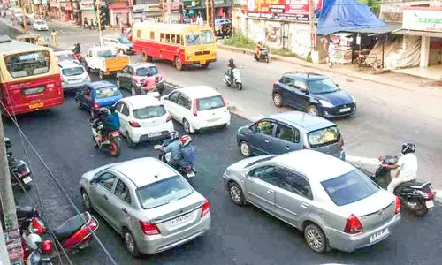 കോമളത്ത് യാത്രാ ക്ലേശം​; പ്രതിഷേധം ശക്തം