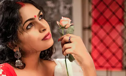 ഈ ജന്മത്തിൽ എത്രയോ തവണ ഞങ്ങൾ മരിച്ചിരിക്കുന്നു; ട്രാൻസ് വുമൺ എസ്. നേഹ സംസാരിക്കുന്നു ഈ ജന്മത്തിൽ എത്രയോ തവണ ഞങ്ങൾ മരിച്ചിരിക്കുന്നു; ട്രാൻസ് വുമൺ എസ്. നേഹ സംസാരിക്കുന്നു