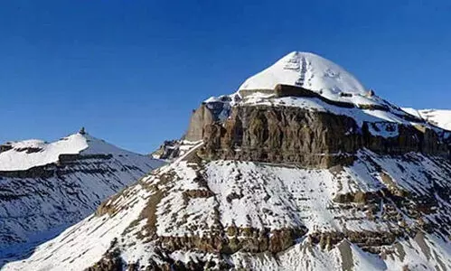 ഞാൻ പാർവതി ദേവിയുടെ അവതാരം, ശിവനെ വിവാഹം കഴിക്കണം; ഇന്ത്യ-ചൈന അതിർത്തി വിടാൻ വിസമ്മതിച്ച് യുവതി