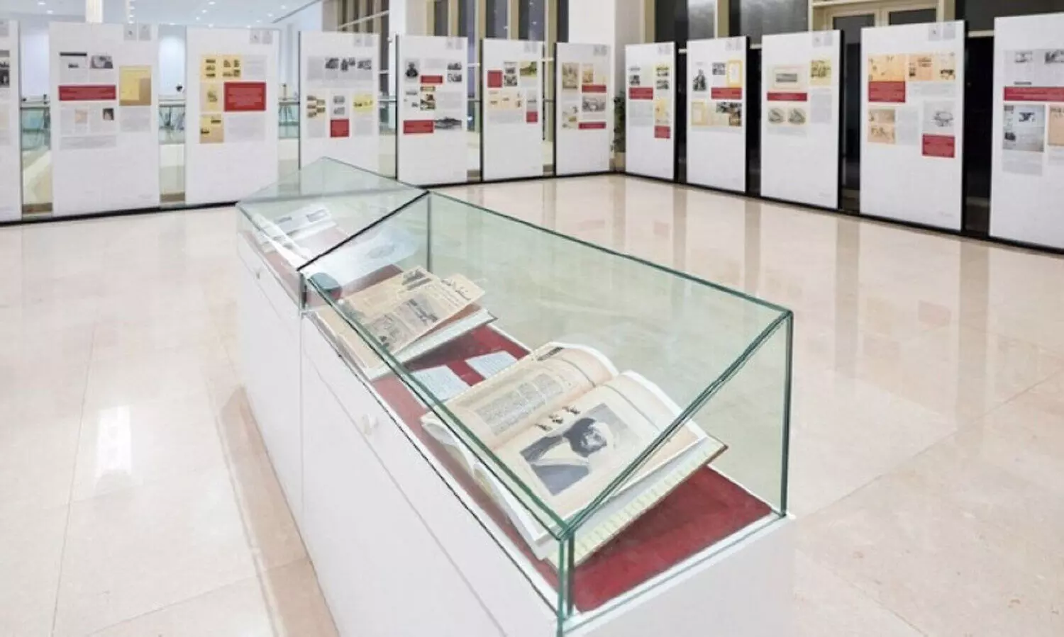 മാധ്യമചരിത്രത്തിലേക്ക് മിഴിതുറന്ന് പ്രദർശനം