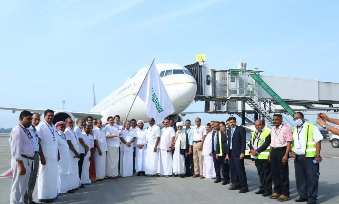 ഹജ്ജ് തീർഥാടനം: ആദ്യ സംഘം യാത്രയായി