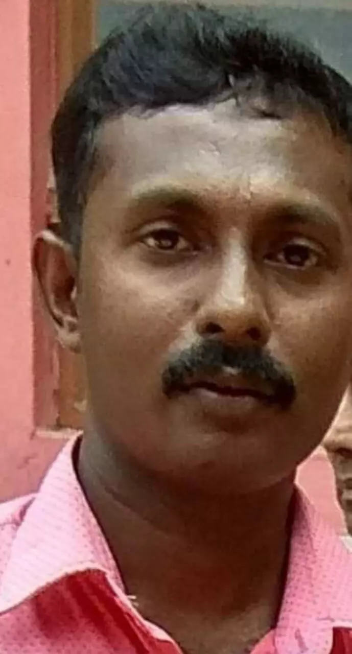 പത്തനംതിട്ടയിൽ പൊലീസുകാരൻ ജീവനൊടുക്കി പത്തനംതിട്ടയിൽ പൊലീസുകാരൻ ജീവനൊടുക്കി