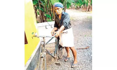 63ലും മുഹമ്മദ് കുട്ടി സൈക്കിളിലാണ്