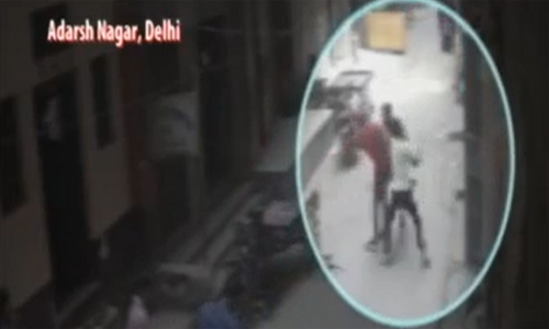 ഡൽഹി ആദർശ് നഗറിൽ യുവാവിനെ തലക്കടിച്ചും കഴുത്തറുത്തും കൊലപ്പെടുത്തി