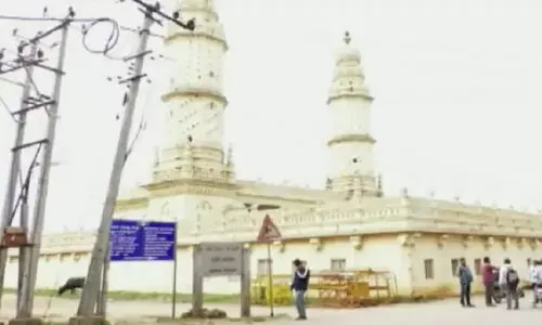 മാണ്ഡ്യയിലെ ജാമിയ പള്ളിക്ക് പുറത്ത് ഹനുമാൻ ചാലിസ ചൊല്ലുമെന്ന ഹിന്ദു സംഘടനകളുടെ ഭീഷണി: സുരക്ഷ ശക്തമാക്കി