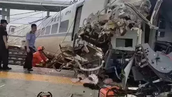 ചൈനയിൽ ട്രെയിൻ പാളംതെറ്റി ഡ്രൈവർ മരിച്ചു