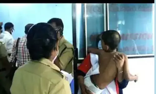 ആലപ്പുഴയിലും കൊല്ലത്തും ഭക്ഷ്യ വിഷബാധ: നിരവധി കുട്ടികൾ ആശുപത്രിയിൽ; മന്ത്രിമാർ റിപ്പോര്‍ട്ട് തേടി