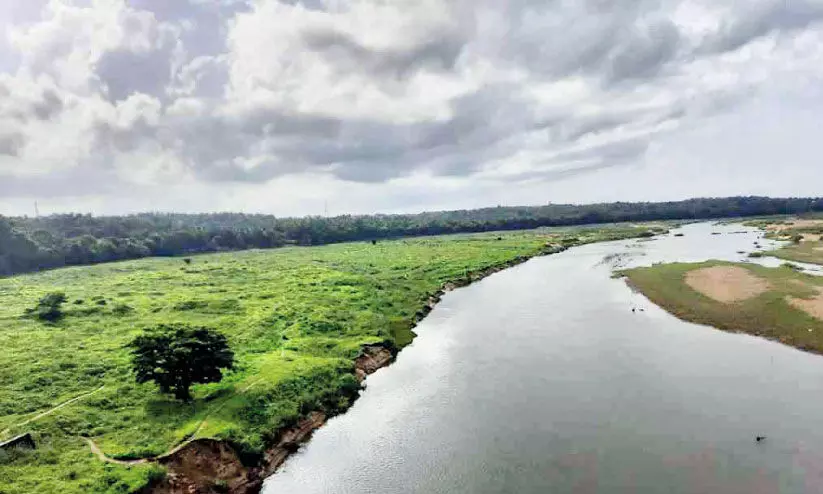നിള മെലിഞ്ഞുണങ്ങുന്നു നിള മെലിഞ്ഞുണങ്ങുന്നു