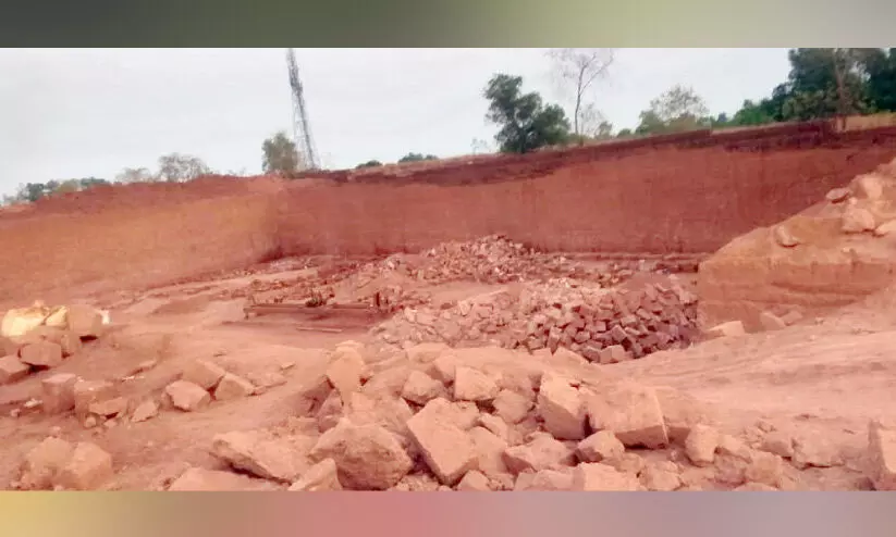 പരിസ്ഥിതി ദിനമെന്നാൽ ചെടിനടൽ മാത്രമല്ല; ഭൂമി തുരക്കുന്ന ചെങ്കൽ ക്വാറികൾ കാണുന്നുണ്ടോ?