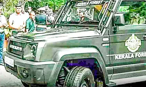 കോടനാട് ഫോറസ്റ്റ് ഓഫിസിൽ ഗൂര്‍ഖയെത്തി