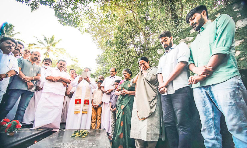 വിജയം സമർപ്പിക്കാൻ ഉമ തോമസ് പി.ടിയുടെ കല്ലറയിൽ
