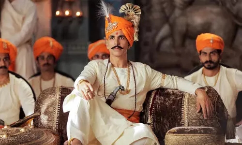 തിയറ്ററിൽ വിക്രം തരംഗം; സാമ്രാട്ട് പൃഥ്വിരാജിന് കളക്ഷൻ കുറയുന്നതായി റിപ്പോർട്ട്