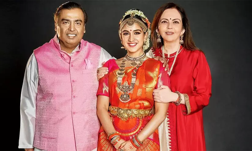 ഭാവി മരുമകളുടെ ഭരതനാട്യ അരങ്ങേറ്റത്തിന് വേദിയൊരുക്കി മുകേഷ് അംബാനി