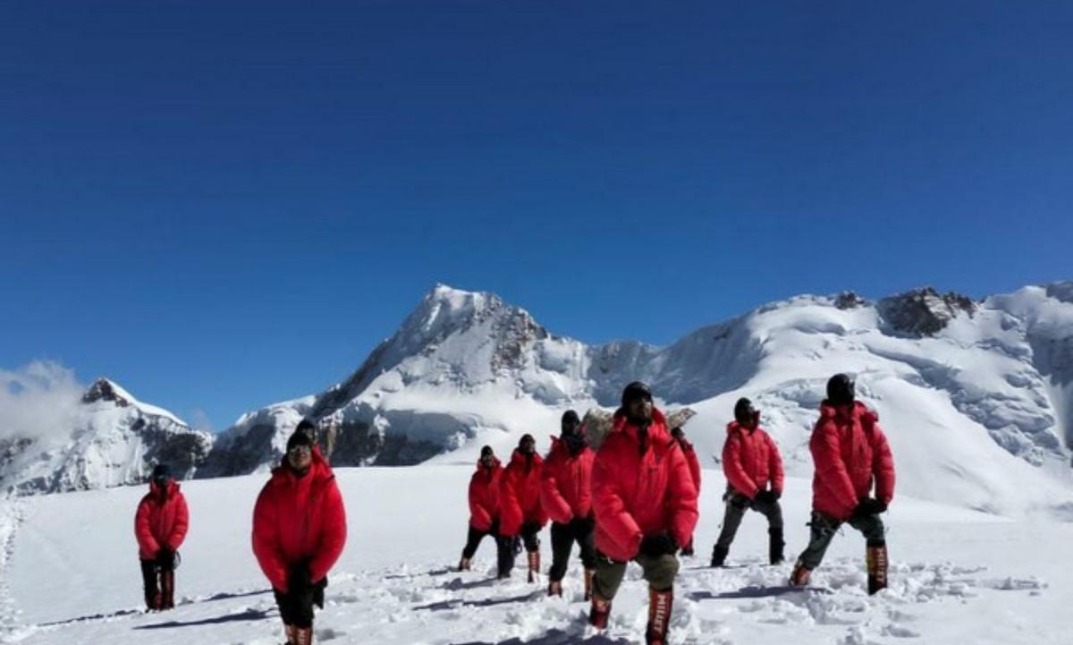 22,850 ഉയരത്തിൽ യോഗ; റെക്കോഡിട്ട് ഇൻഡോ -ടിബറ്റൻ ബോർഡർ പൊലീസ്