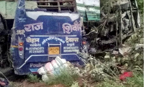 തീർഥാടകരുമായി പോയ ബസ് മലയിടുക്കിലേക്ക് മറിഞ്ഞ് 25 പേർ മരിച്ചു