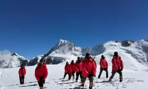 22,850 ഉയരത്തിൽ യോഗ; റെക്കോഡിട്ട് ഇൻഡോ -ടിബറ്റൻ ബോർഡർ പൊലീസ്