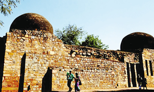 ഡ​ൽ​ഹി​യി​ലെ പേ​രു​മാ​റ്റ മു​റ​വി​ളി​ക്കു പി​ന്നി​ലെ​ന്ത്?
