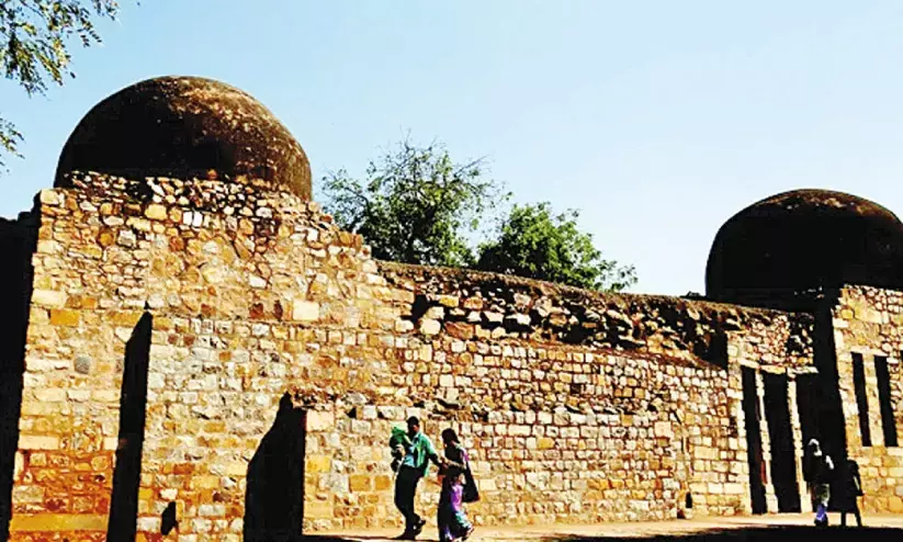 ഡ​ൽ​ഹി​യി​ലെ പേ​രു​മാ​റ്റ മു​റ​വി​ളി​ക്കു പി​ന്നി​ലെ​ന്ത്?