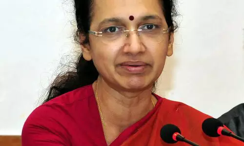 മുഖ്യമന്ത്രിക്കൊപ്പം ദുബൈയിൽ പോയത് ഔദ്യോഗിക യാത്ര -നളിനി നെറ്റോ