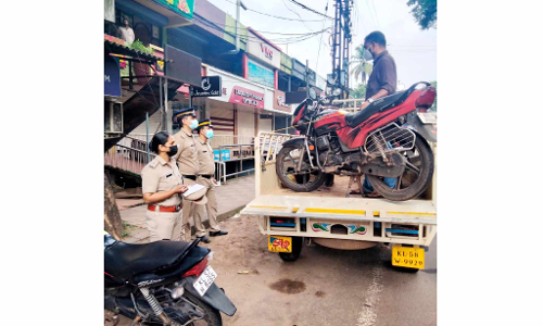 കൊ​ടു​വ​ള്ളി ടൗ​ൺ ഗതാഗത പ​രി​ഷ്കാ​രം; നി​യ​മ​ലം​ഘ​ന​ങ്ങ​ൾ​ക്കെ​തി​രെ ന​ട​പ​ടി​ ആ​രം​ഭി​ച്ചു