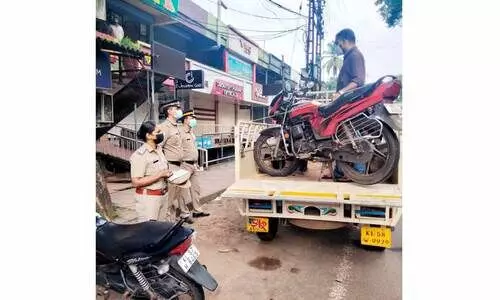 കൊ​ടു​വ​ള്ളി ടൗ​ൺ ഗതാഗത പ​രി​ഷ്കാ​രം; നി​യ​മ​ലം​ഘ​ന​ങ്ങ​ൾ​ക്കെ​തി​രെ ന​ട​പ​ടി​ ആ​രം​ഭി​ച്ചു