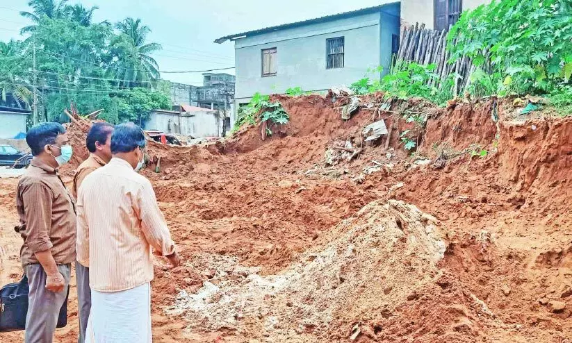 ദേശീയപാത വികസനത്തിന്റെ മറവിൽ മണൽ കടത്ത് വ്യാപകം; നടപടിയെടുത്ത് അധികൃതർ