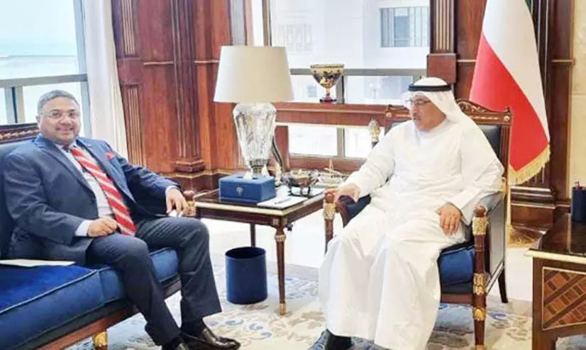 എണ്ണമന്ത്രിയുമായി അംബാസഡർ ചർച്ച നടത്തി എണ്ണമന്ത്രിയുമായി അംബാസഡർ ചർച്ച നടത്തി