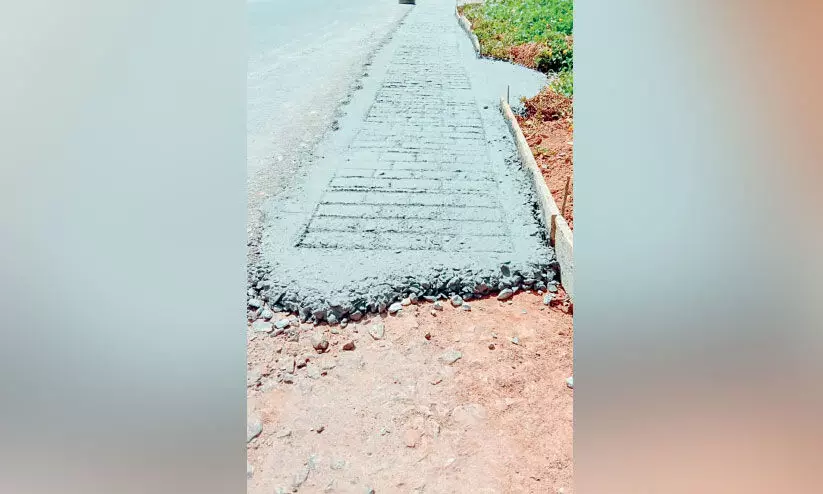 കാപ്പംകൊല്ലി-കൽപറ്റ റോഡരിക്​ കോൺക്രീറ്റിങ്ങിൽ ക്രമക്കേടെന്ന്