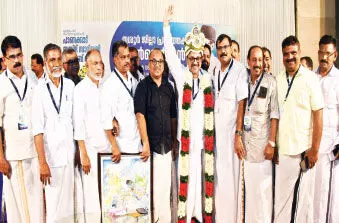 ഭരണകൂട ഒത്താശയോടെ വിശ്വാസത്തിന്റെ പേരിൽ ജനങ്ങളെ വിഭജിക്കുന്നു -സാദിഖലി തങ്ങൾ ഭരണകൂട ഒത്താശയോടെ വിശ്വാസത്തിന്റെ പേരിൽ ജനങ്ങളെ വിഭജിക്കുന്നു -സാദിഖലി തങ്ങൾ