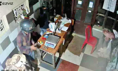 കടകളില്‍ മോഷണം; ദൃശ്യങ്ങൾ സി.സി.ടി.വിയില്‍