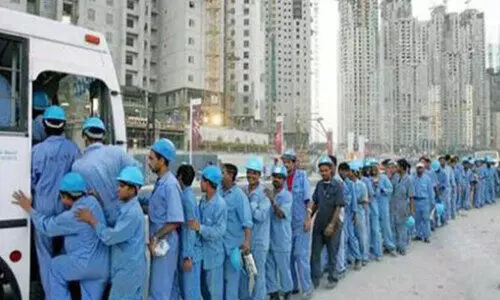 അനധികൃത വിദേശ തൊഴിലാളികളെ കണ്ടെത്താൻ പരിശോധന അനധികൃത വിദേശ തൊഴിലാളികളെ കണ്ടെത്താൻ പരിശോധന