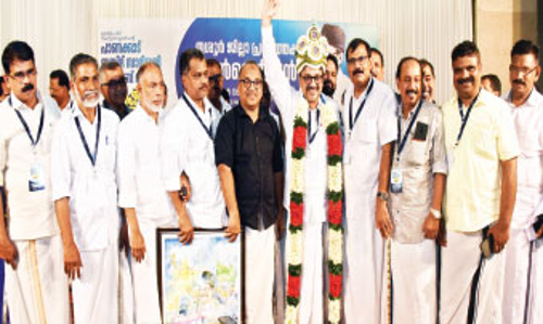 ഭരണകൂട ഒത്താശയോടെ വിശ്വാസത്തിന്റെ പേരിൽ ജനങ്ങളെ വിഭജിക്കുന്നു -സാദിഖലി തങ്ങൾ