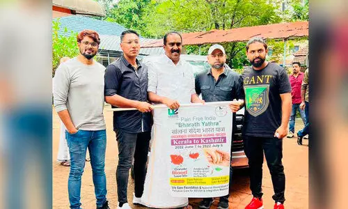 Youth trip to India with blood donation message