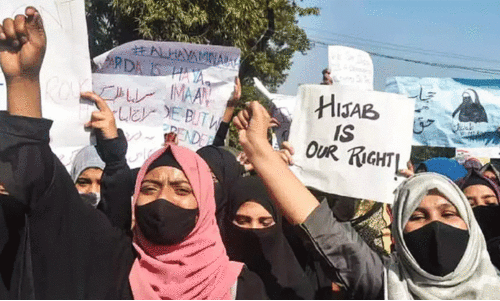 പഠനമാണോ മതാചാരങ്ങൾ പിന്തുടരുന്നതാണോ പ്രധാനം? - വിദ്യാർഥിനികളോട് ബി.ജെ.പി എം.എൽ.എ