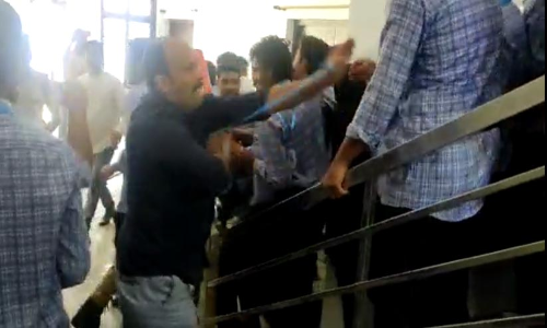 സമരം ചെയ്ത മിനിക്കോയ് പോളിടെക്നിക്ക് വിദ്യാർഥികൾക്ക് പൊലീസിന്‍റെ ക്രൂരമർദനം