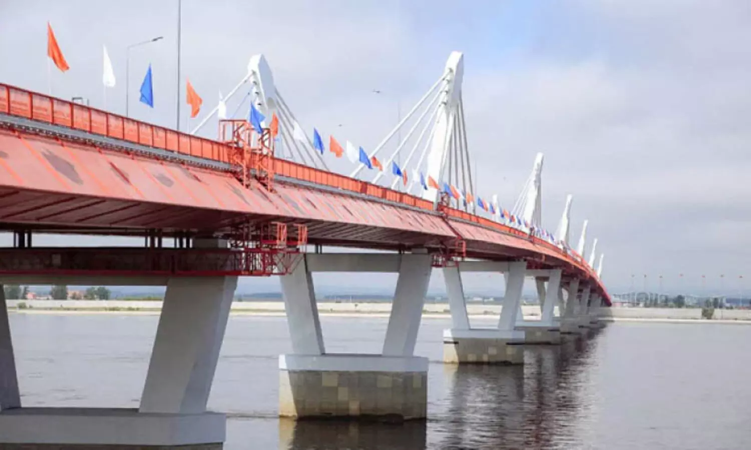 റഷ്യയെയും ചൈനയെയും ബന്ധിപ്പിച്ച് പാലം തുറന്നു