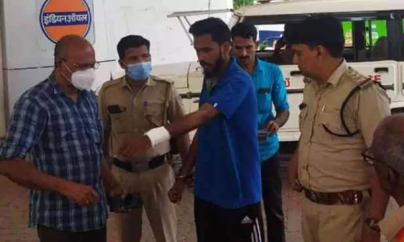 പ്രതി പ്ലാനിട്ടത് വെട്ടിക്കൊന്ന് പെട്രോൾ ഒഴിച്ച് കത്തിക്കാൻ; തലയോട്ടിക്ക്​ വെട്ടേറ്റ പെൺകുട്ടിക്ക് രണ്ട് ശസ്ത്രക്രിയ നടത്തി