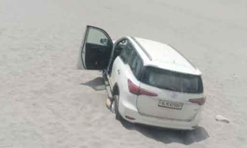 ലഡാക്കിലെ തണുത്ത മരുഭൂമിയിലൂടെ കാറോടിച്ച ദമ്പതികൾക്ക് 50000 രൂപ പിഴ