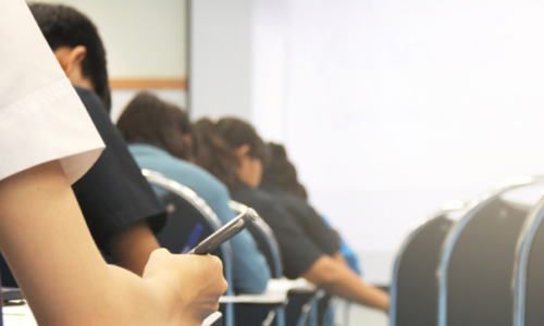 പ്ലസ് വൺ പരീക്ഷയെഴുതാൻ 4,24,696 പേർ; തിങ്കളാഴ്ച തുടങ്ങും