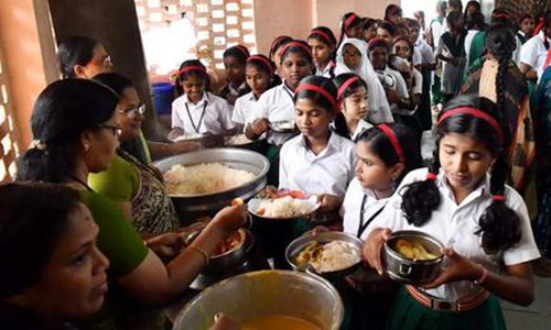 ഉച്ചഭക്ഷണം ഉഷാറാക്കണമെന്ന് സർക്കാർ; ഫണ്ട് കുറവ്