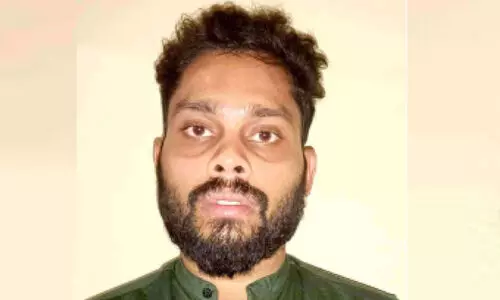 ആ​പ്പി​ൽ പ​ണം ട്രാ​ൻ​സ്ഫ​ർ ചെ​​യ്​​തെ​ന്ന്​ പ​റ​ഞ്ഞ്​ 40 പ​വ​ൻ ത​ട്ടി​യ​യാ​ൾ പി​ടി​യി​ൽ