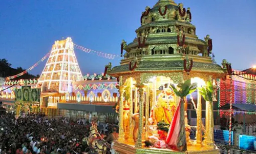 തിരുപ്പതിയിൽ റെക്കോഡ്; ഒറ്റമാസം 130 കോടി വരുമാനം